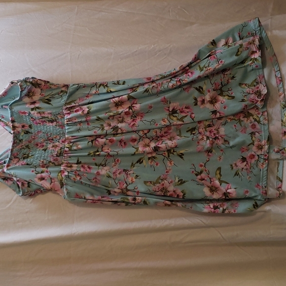 dresses! - Picture 3 of 7